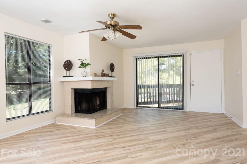 Property image 5 at 8238 Cedar Glen Drive, Charlotte, NC 28212