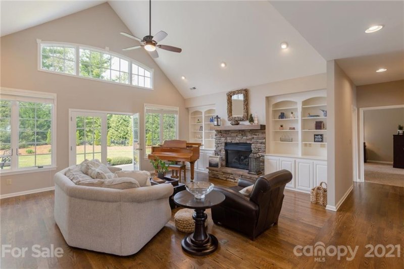 Property image 5 at 62 Vintage Barn Lane, Hendersonville, NC 28791