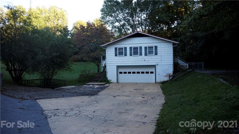 Property image 3 at 189 Maple Leaf Lane, Clyde, NC 28712