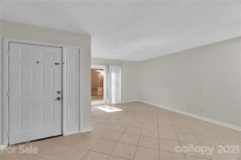 Property image 3 at 8233 Cedar Glen Drive, Charlotte, NC 28212