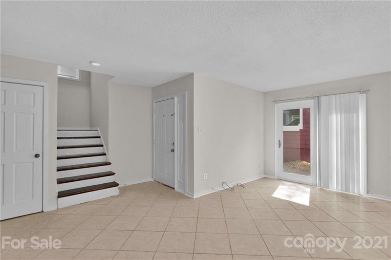 Property image 4 at 8233 Cedar Glen Drive, Charlotte, NC 28212