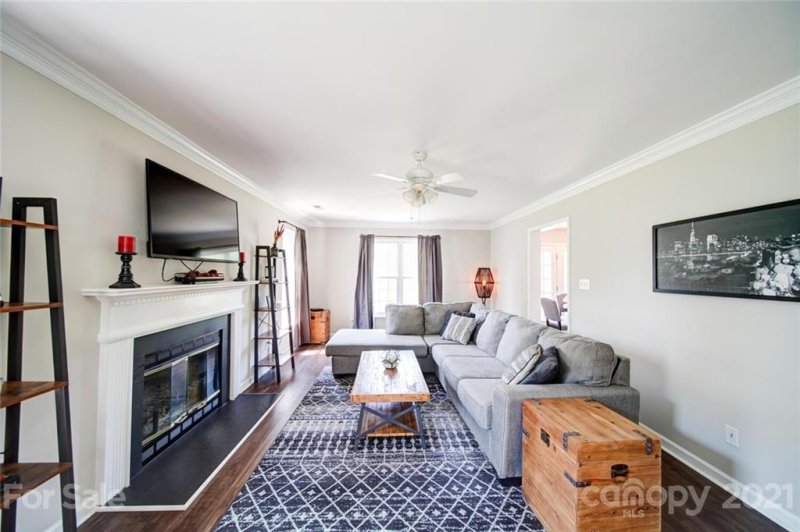 Property image 4 at 4119 Huntmeadow Drive, Charlotte, NC 28269