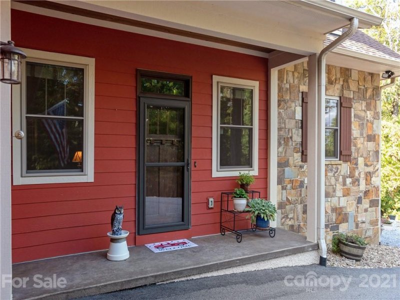 Property image 2 at 79 Dusky Court, Hendersonville, NC 28739