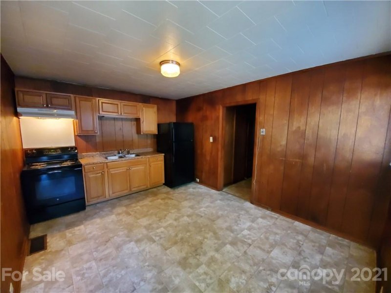 Property image 4 at 2113 Camp Greene Street, Charlotte, NC 28208