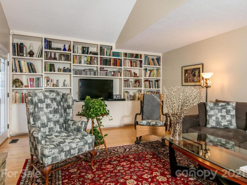 Property image 5 at 16 Park Avenue, Asheville, NC 28803