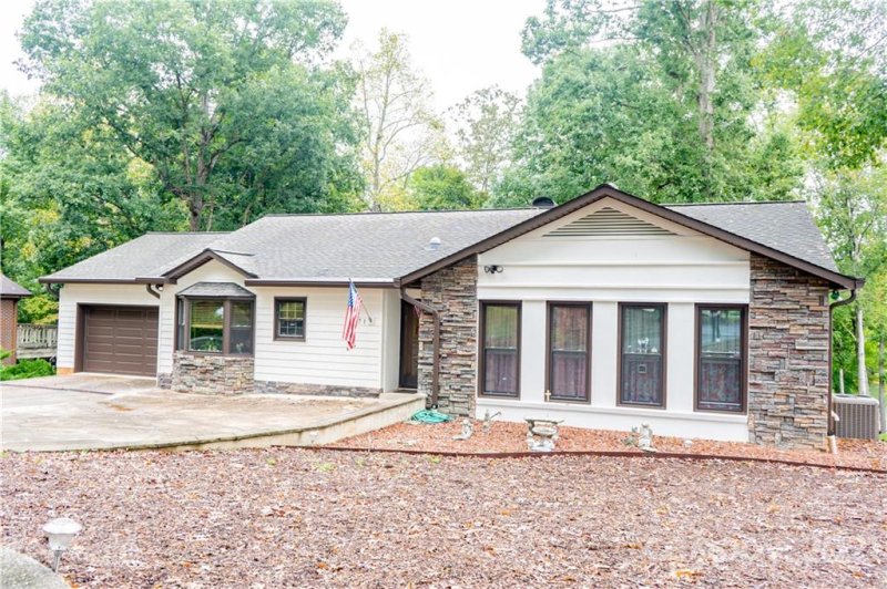 Property image 3 at 671 Wood Hollow Road, Taylorsville, NC 28681