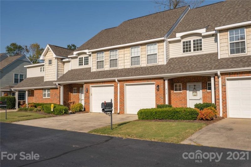 Property image 3 at 313 Valley Brook Lane, Concord, NC 28025