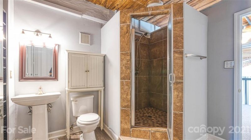 Property image 4 at 201 Hoskins Road, Charlotte, NC 28208