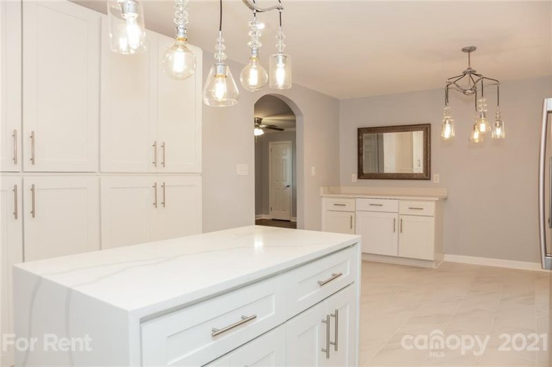 Property image 4 at 1501 Tyvola Road, Charlotte, NC 28210