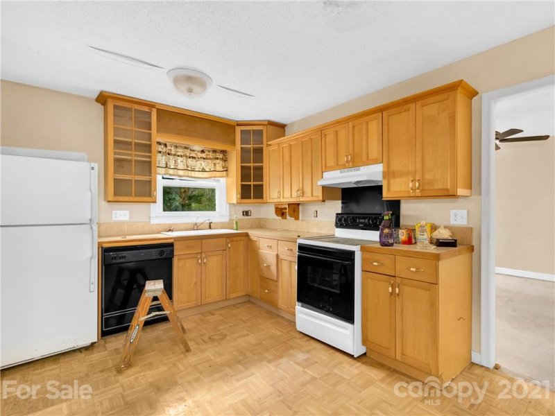 Property image 4 at 61 Knoll Ridge Drive, Asheville, NC 28804