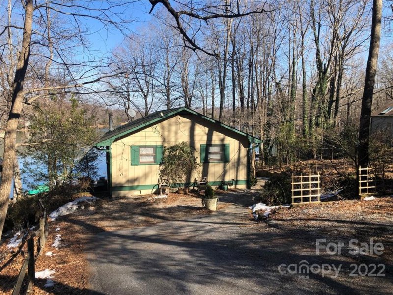 Property image 2 at 609 Haven Drive, Saluda, NC 28773