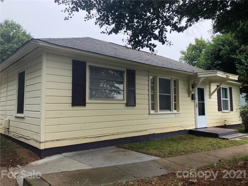 Property image 2 at 2012 Double Oaks Road, Charlotte, NC 28206