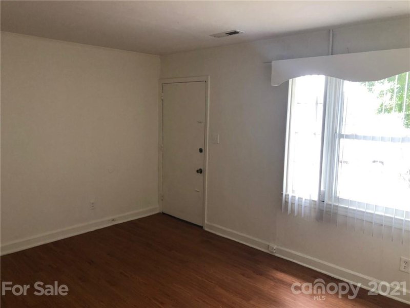 Property image 5 at 2012 Double Oaks Road, Charlotte, NC 28206