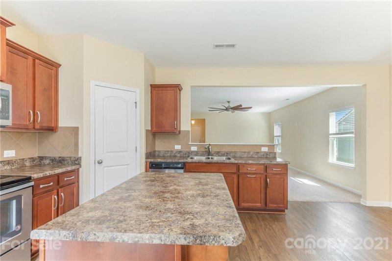 Property image 3 at 409 Moses Rhyne Drive, Mount Holly, NC 28120