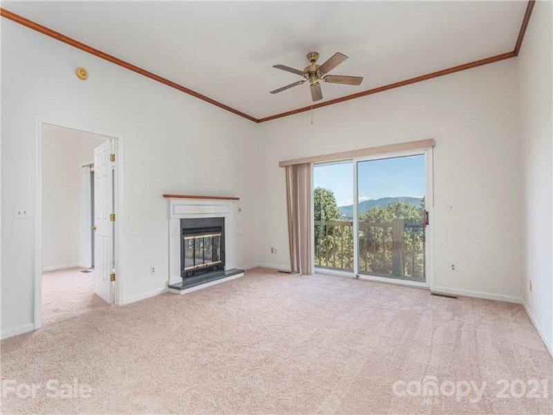 Property image 3 at 450 Windswept Drive, Asheville, NC 28801