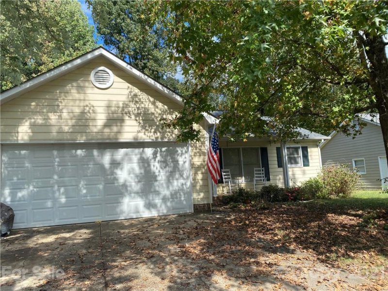 Property image 2 at 8546 Brookstead Drive, Charlotte, NC 28215