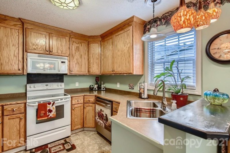 Property image 5 at 402 Llewellyn Street, Belmont, NC 28012