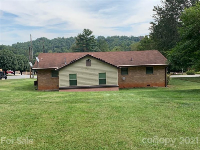 Property image 3 at 100 Maplewood Drive, Morganton, NC 28655
