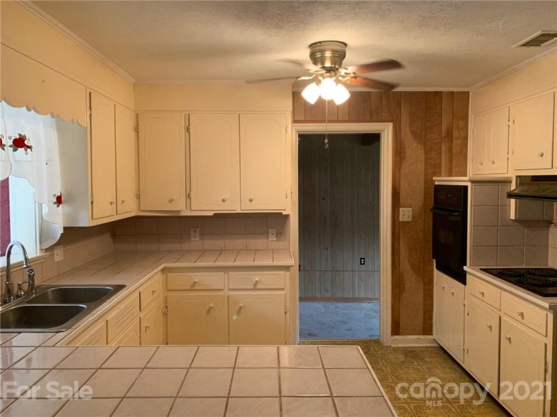 Property image 4 at 100 Maplewood Drive, Morganton, NC 28655