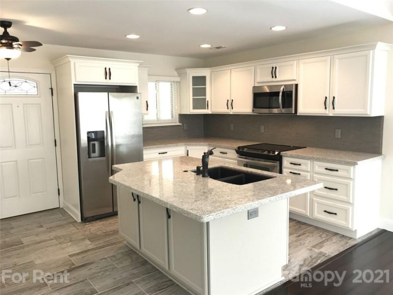 Property image 2 at 8820 Rittenhouse Circle, Charlotte, NC 28270