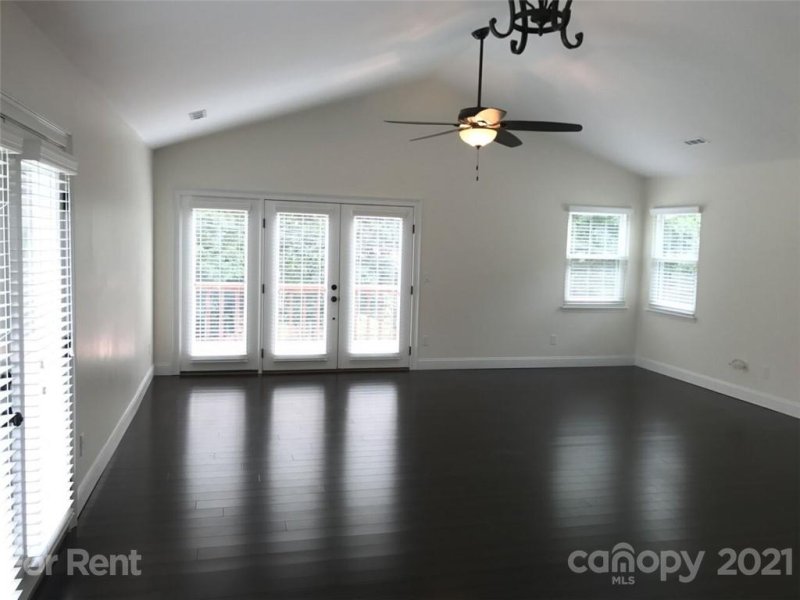 Property image 3 at 8820 Rittenhouse Circle, Charlotte, NC 28270