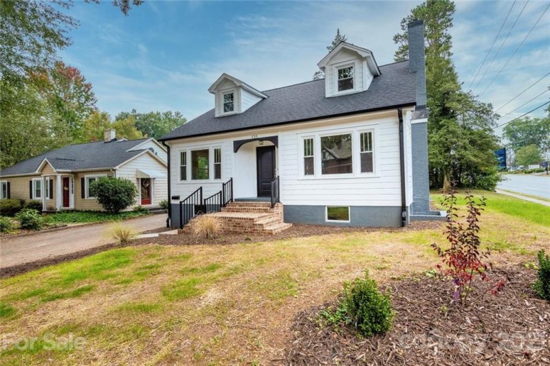 Property image 5 at 131 8th Avenue, Hickory, NC 28601
