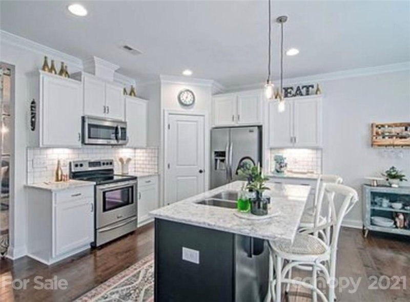 Property image 4 at 5214 Irving Drive, Charlotte, NC 28216