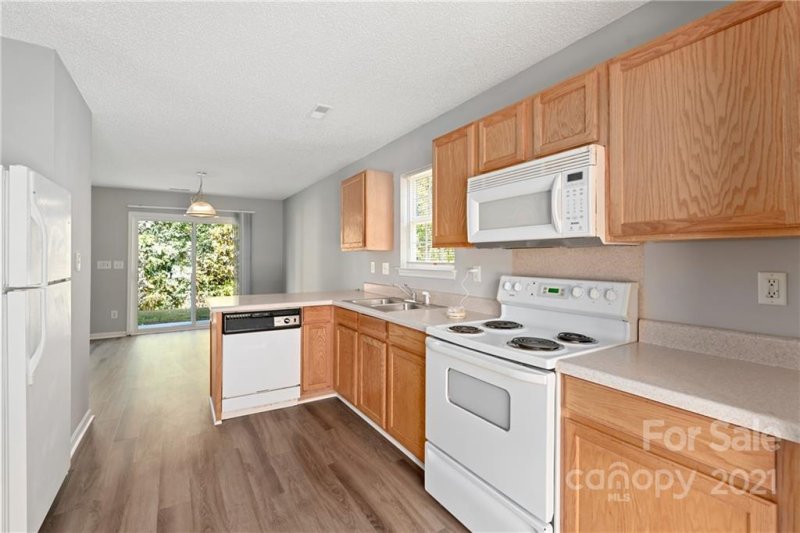 Property image 5 at 2106 Lisa Carole Drive, Charlotte, NC 28214