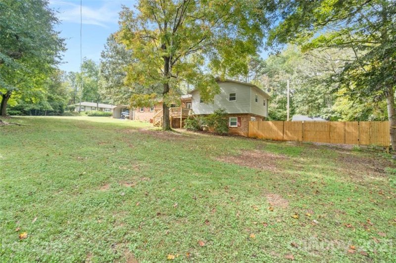 Property image 2 at 106 Spring Shore Road, Statesville, NC 28677
