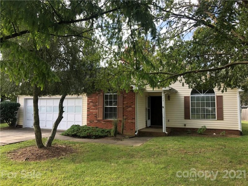 Property image 2 at 7515 Prindle Lake Drive, Charlotte, NC 28227