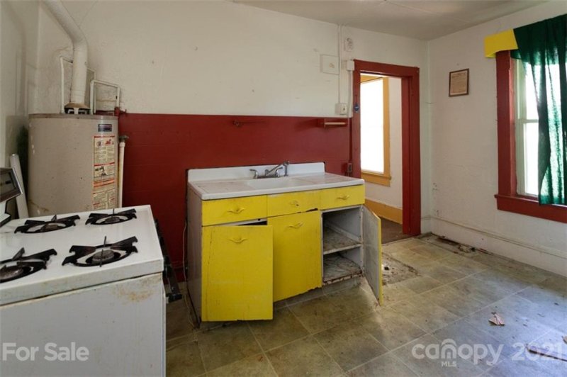 Property image 4 at 12 Madison Avenue, Asheville, NC 28801