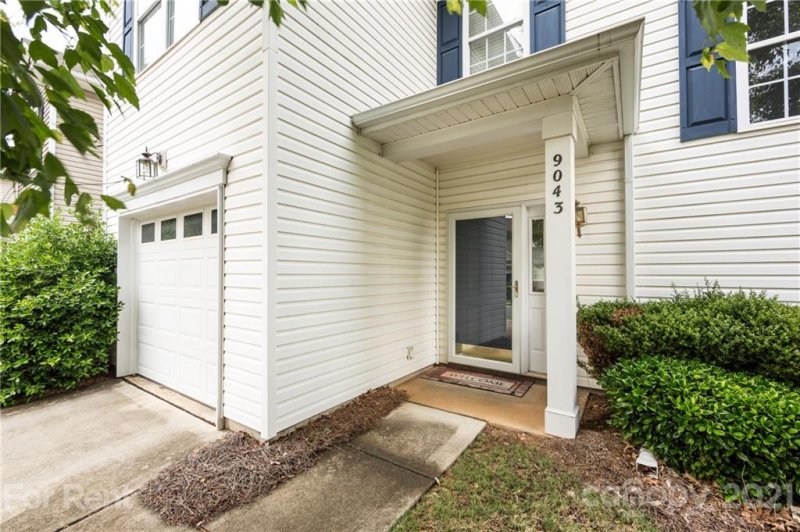 Property image 4 at 9043 Holland Park Lane, Charlotte, NC 28277