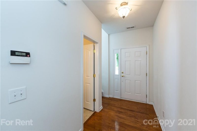 Property image 5 at 9043 Holland Park Lane, Charlotte, NC 28277
