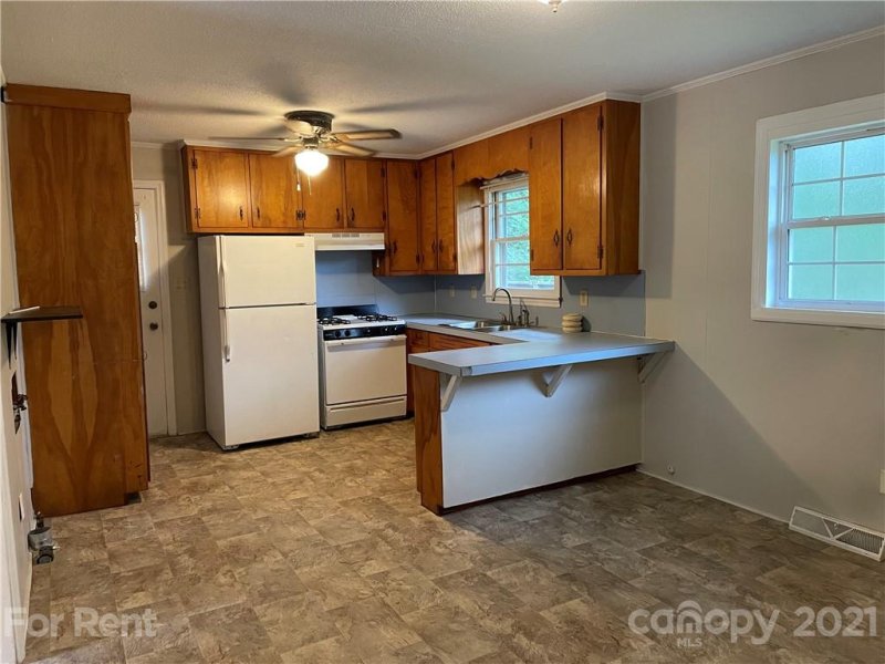 Property image 3 at 307 E Parkwood Street, Stanley, NC 28164