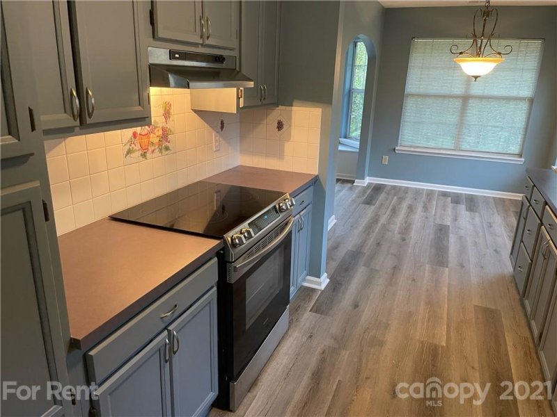 Property image 3 at 5827 Amity Springs Drive, Charlotte, NC 28212