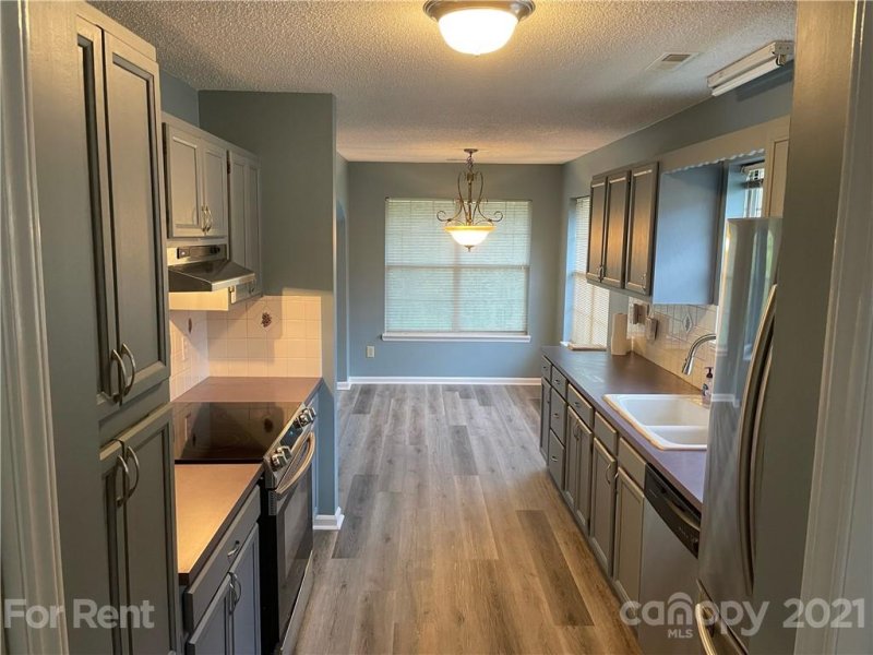 Property image 4 at 5827 Amity Springs Drive, Charlotte, NC 28212