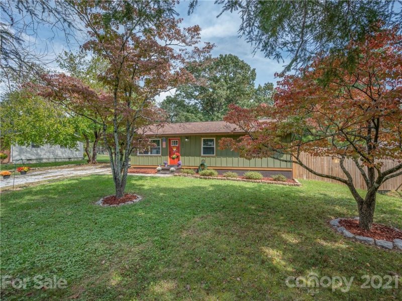 Property image 4 at 2004 Somerset Drive, Hendersonville, NC 28791