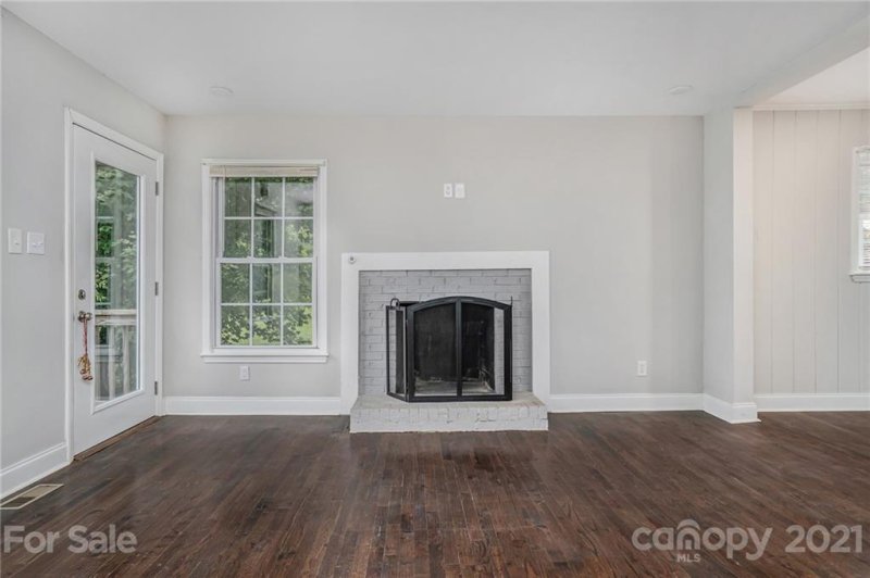 Property image 5 at 4838 Ridgeley Drive, Charlotte, NC 28208