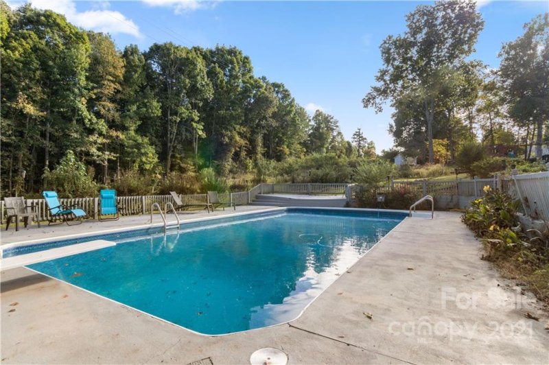 Property image 2 at 2403 Sugar Lane, Gastonia, NC 28056