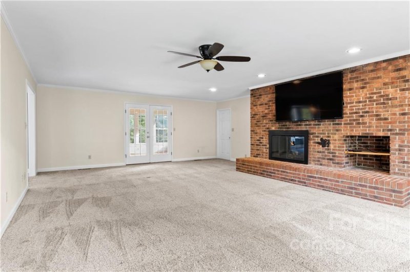 Property image 3 at 2403 Sugar Lane, Gastonia, NC 28056