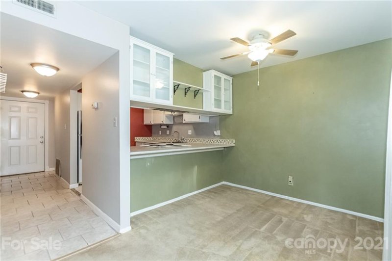 Property image 4 at 1615 Merry Oaks Road, Charlotte, NC 28205