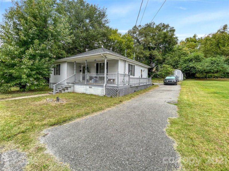 Property image 2 at 2426 Milton Avenue, Gastonia, NC 28052