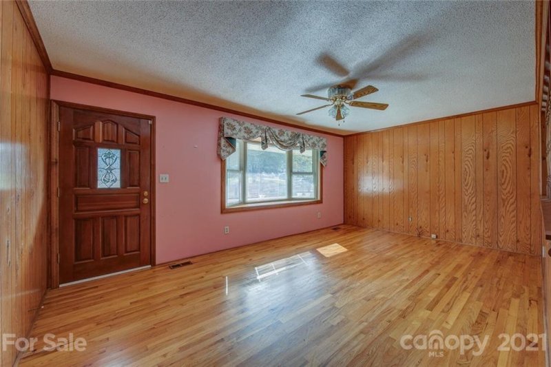 Property image 3 at 4413 Farmbrook Road, Gastonia, NC 28056