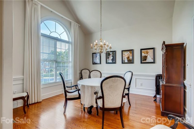 Property image 3 at 137 Eaglecrest Drive, Matthews, NC 28104