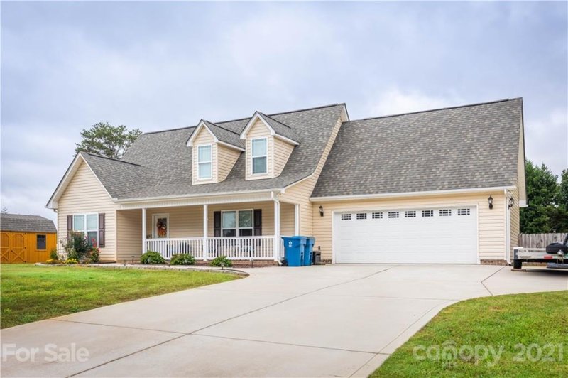 Property image 2 at 3281 Bird Dog Lane, Maiden, NC 28650