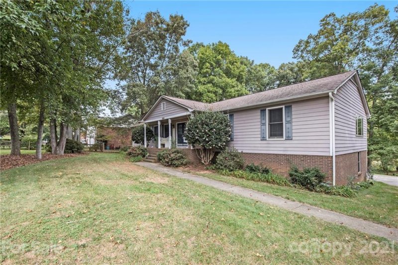 Property image 2 at 2428 Regal Drive, Gastonia, NC 28056