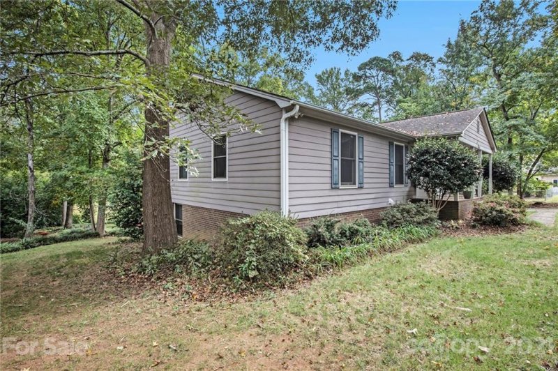 Property image 3 at 2428 Regal Drive, Gastonia, NC 28056