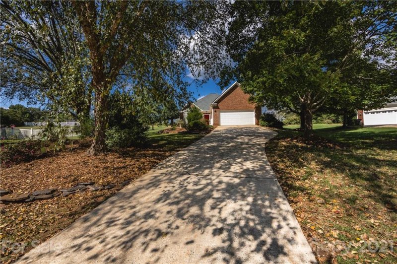 Property image 2 at 1404 Wessex Court, Monroe, NC 28110