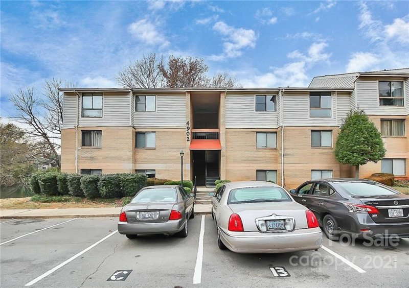 4902 Spring Lake Drive