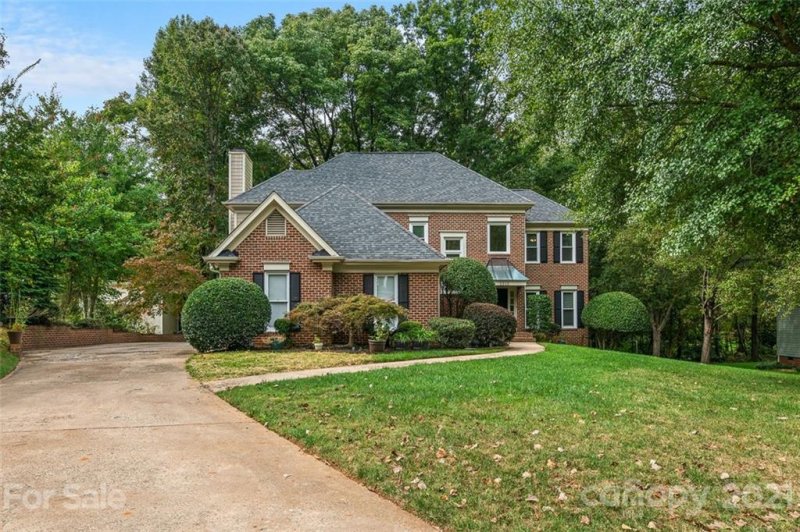 5915 Mallard Grove Road